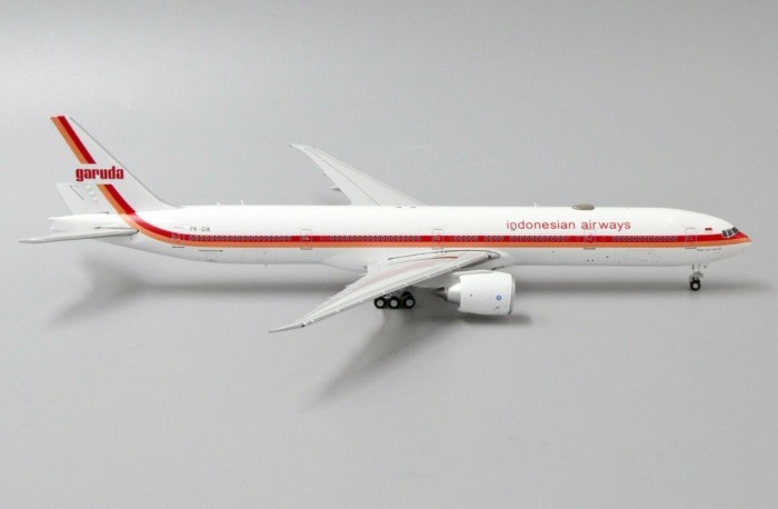 พร้อมสต็อก JC Wings 1: 400 อินโดนีเซีย Airlines B777-300ER PK-GIK โมเดลเครื่องบินโลหะผสม Limited Edi