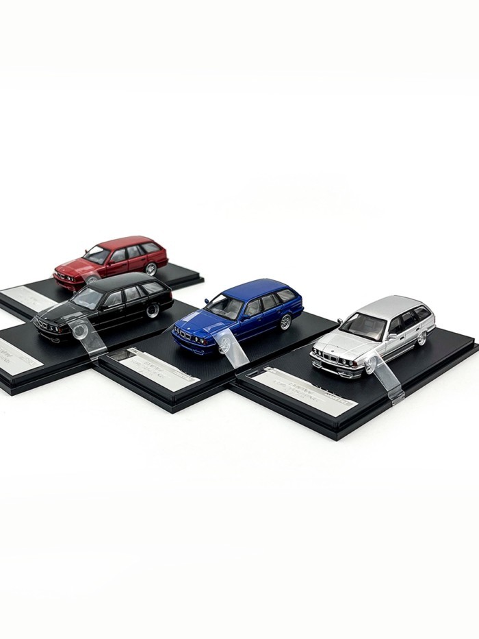 พร้อมสต็อก Mortal Ready Stock 1: 64 BMW BMW E34 Station Car Openable Alloy Car Model