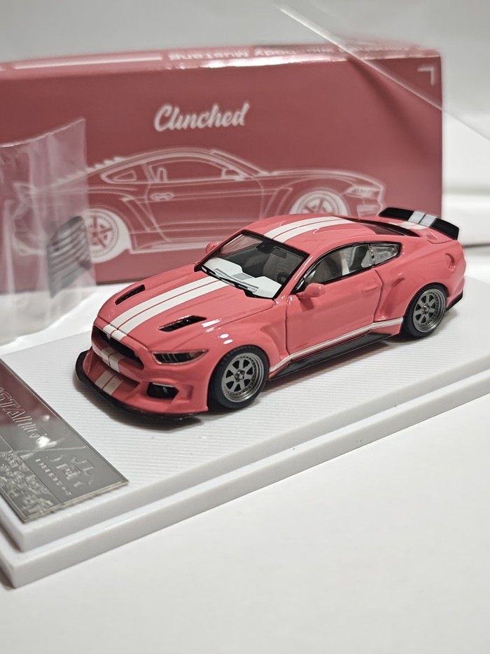Liberty 1: 64 Ford Mustang Pink Mustang Low Lying Wide Alloy Car Model