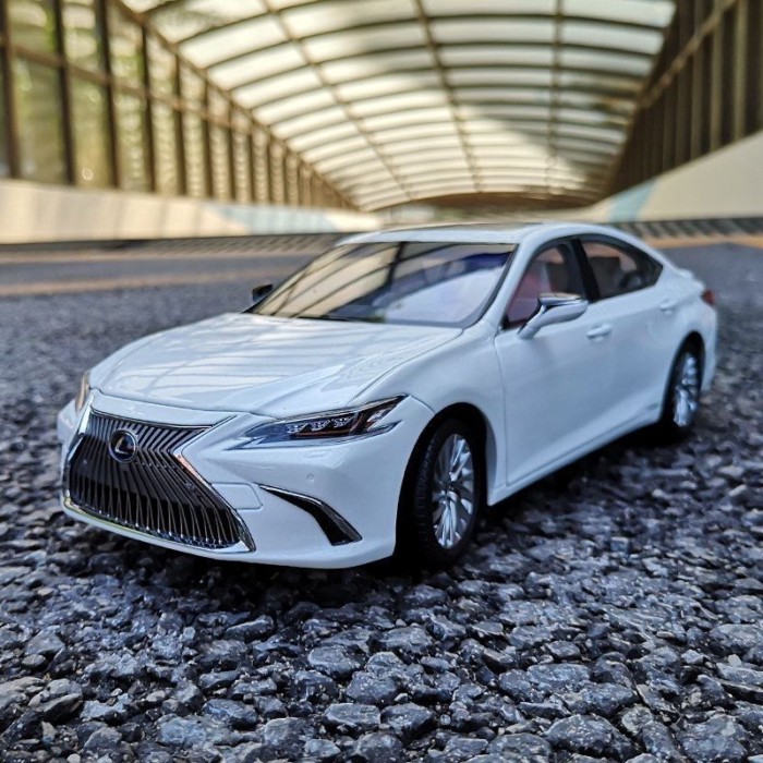 1: 18 Lexus ES300H2019 ใหม่ ES300LEXUS โมเดลรถอัลลอย