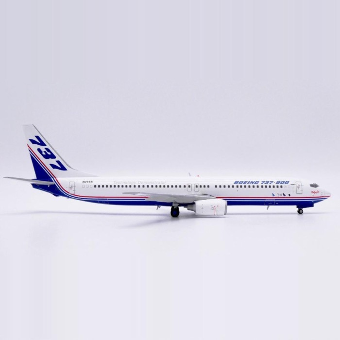 พร้อมสต็อก JC Wings Brand 1: 200 B737-900 Original Model N737X Alloy Airplane Model Out of Print Mod