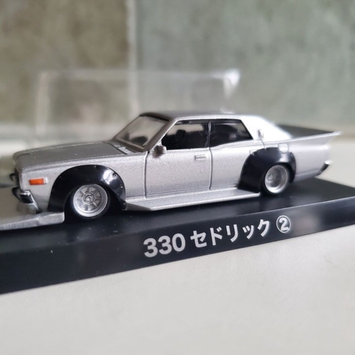 ชิงเต่าคลับ 1/64 Nissan 330 Cedric Cedric Modified Wide Body Low Lying Body รถรุ่น