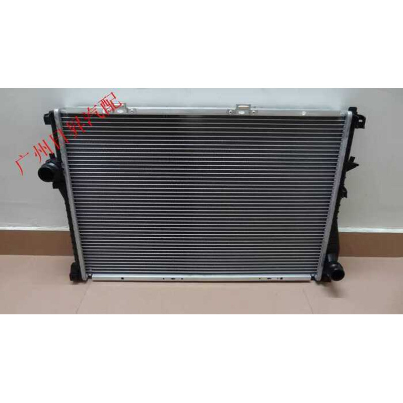 เหมาะสําหรับ BMW 3 Series 7 Series 728LI730LI740LI740LIE39520I530I528I ถังน้ํา Cooling Net