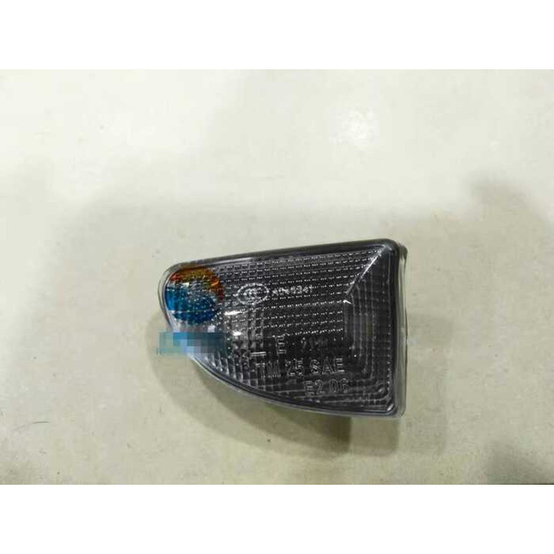 เหมาะสําหรับ Mercedes-Benz W451 Smart Elf Smart Fender Light เปิดไฟเสริมด้านข้างไฟเลี้ยว