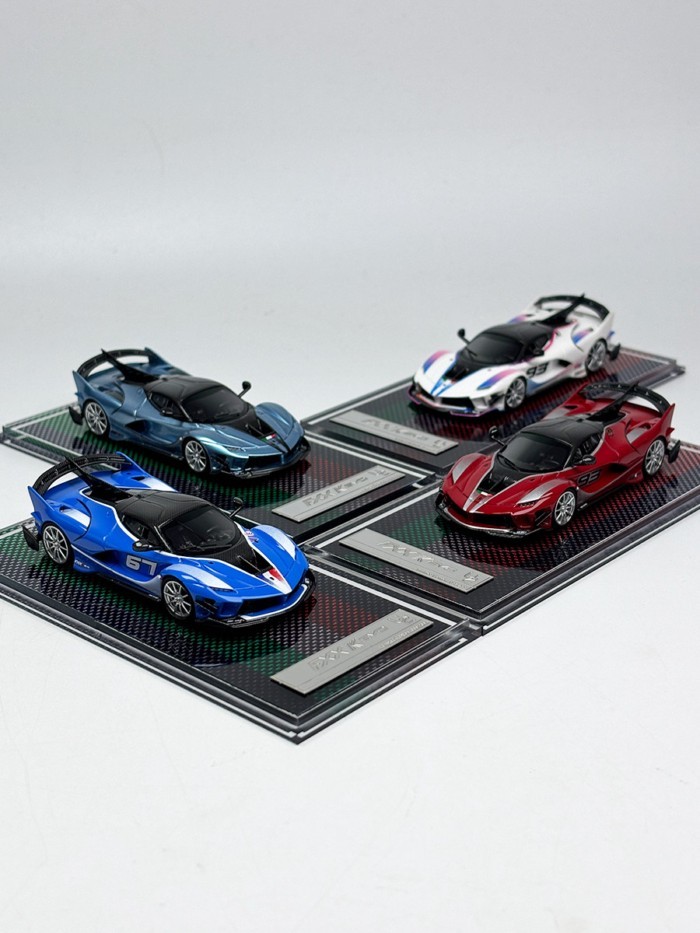 คลังสินค้าพร้อม U2 1: 64 Leap Horse King FXXK EVO Limited Resin Car Collection Model Jewelry