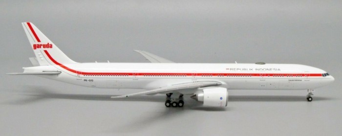 พร้อมสต็อก JC Wings อินโดนีเซีย Airlines B777-300ER PK-GIG 1: 400 LH4202 เครื่องบินรุ่น Out of Print