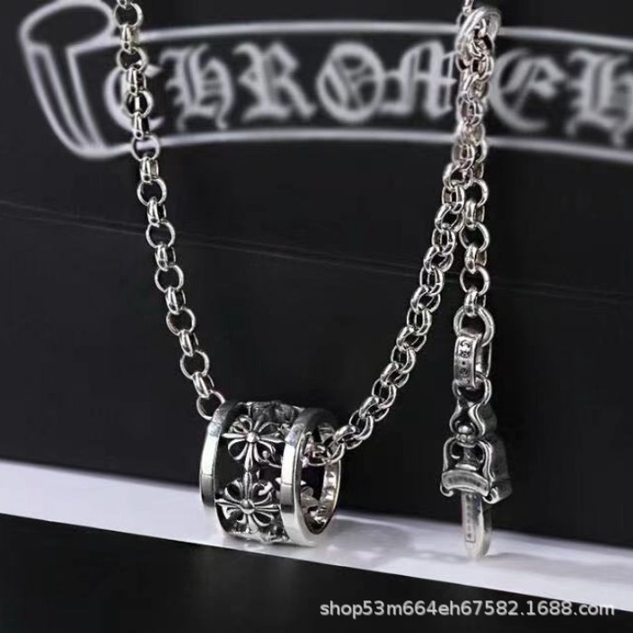 Chrome Hearts Chrome Hearts สร้อยคอ Hollow Cross แหวนดาบ Clavicle Chain Retro สร้อยคอ Hip-Hop ส่วนบุ