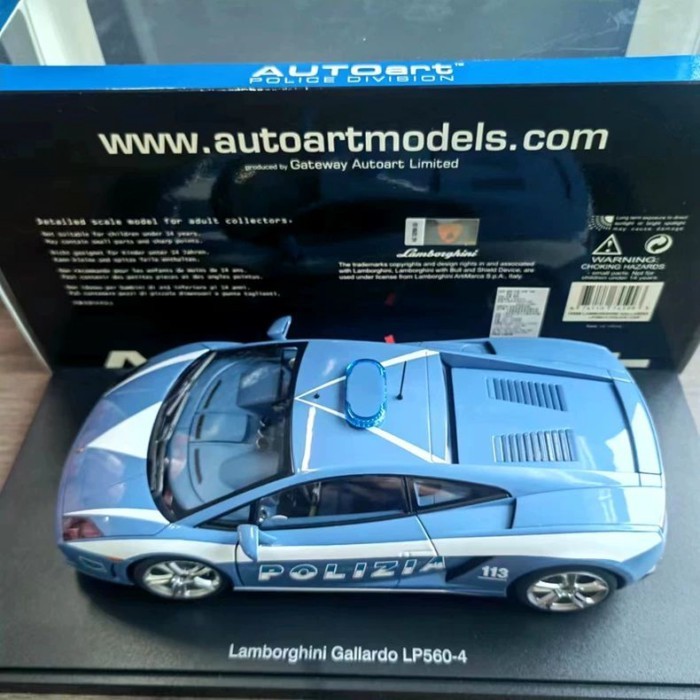 AUTOart AUTOart 1: 18 Lamborghini LP560-4 Galado รถตํารวจจําลองรถโลหะผสมรุ่นเครื่องประดับ