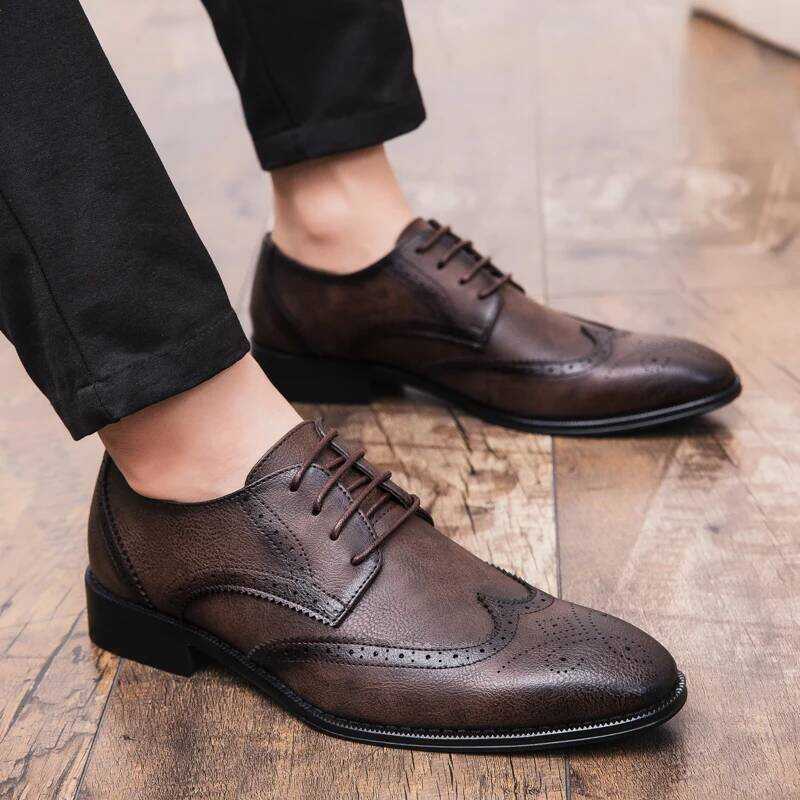 eather Shoes Men's Wedding Carved Brogues Men's Formal Business Pointed Shoes Groom's Leather Shoes