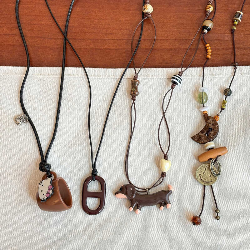 สร้อยคอเซราamic สไตล์น่ารัก สำหรับใส่ในฤดูร้อน