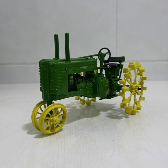 JOHN DEERE JOHN DEERE รถรถแทรกเตอร์ทองอัลลอยด์ รุ่น ERTL 1: 16
