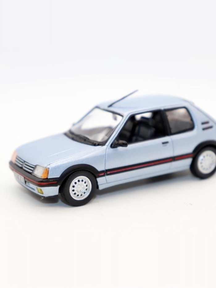Limited Edition รถรุ่น Norev รถ 1/43 Peugeot 205 GTi Peugeot 205 GTi รถตกแต่ง
