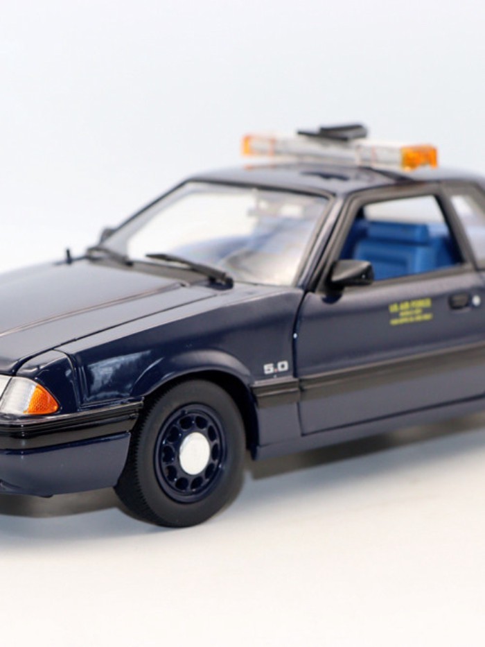 GMP 1 18 Ford Mustang Mustang SSP U-2 Air Force Police Car Model Alloy Car Toy Jewelry Out of Print 