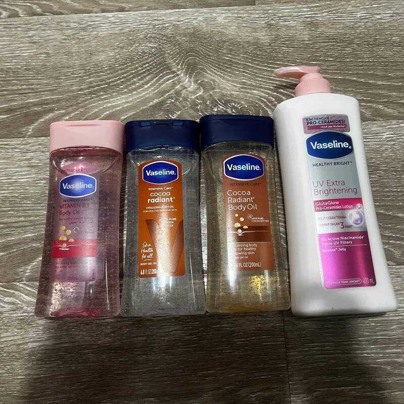 Vaseline UV Extra Brightening Lotion with GLUTA-HYA Vitamin B3 & Cocoa Body Oil for Skin Moisturizin