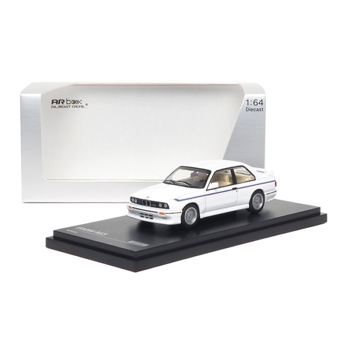 AR Box 1: 64 BMW BMW M3 MK1 E30 โมเดลรถจําลองคอลเลกชันโมเดลรถสีขาว
