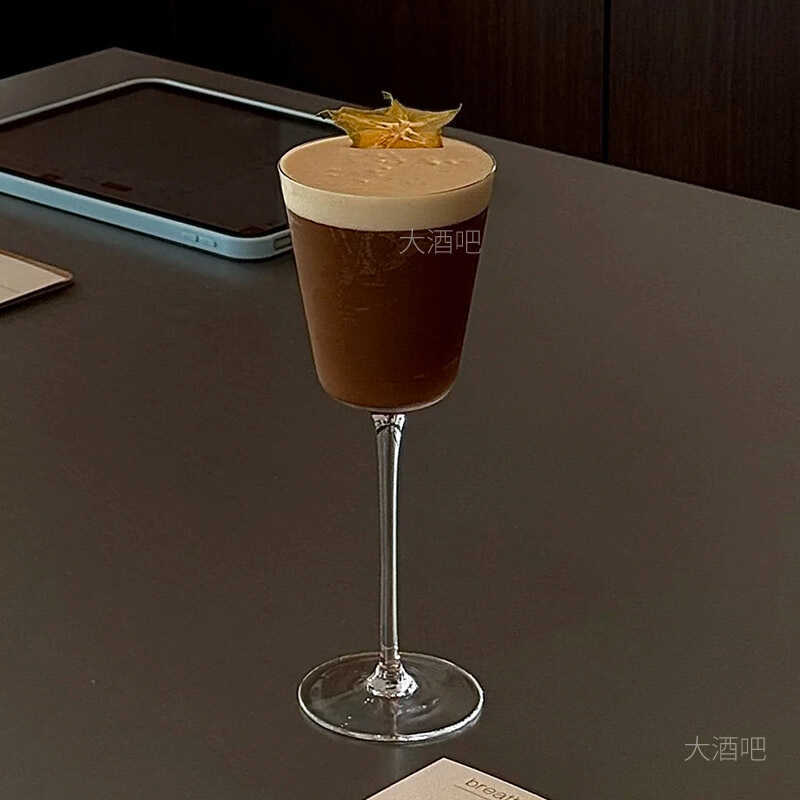 Goblet ญี่ปุ่น Martini Glass เครื่องดื่มสร้างสรรค์แก้วจีนใหม่ Goblet