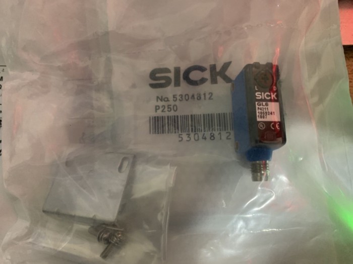 1PC  Sick New  Original Miniature Photoelectric Sensors  GL6-P4212  1062110