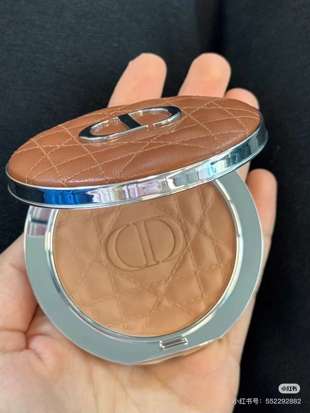 [Shopee Special Selection] Fashion Direct Sales/45 Bronze Leather Pressed Powder 9g 02#light- 03#sof