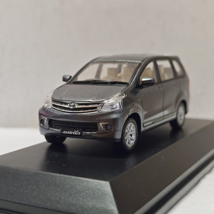 R RISM (Jing Maker OEM) 1: 43 2011 TOYOTA Avanza G โมเดลรถอัลลอยมีตําหนิ
