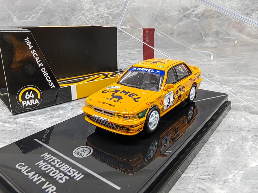 PARA64 1/64 Mitsubishi Double Door Sedan Alloy Model Jewelry