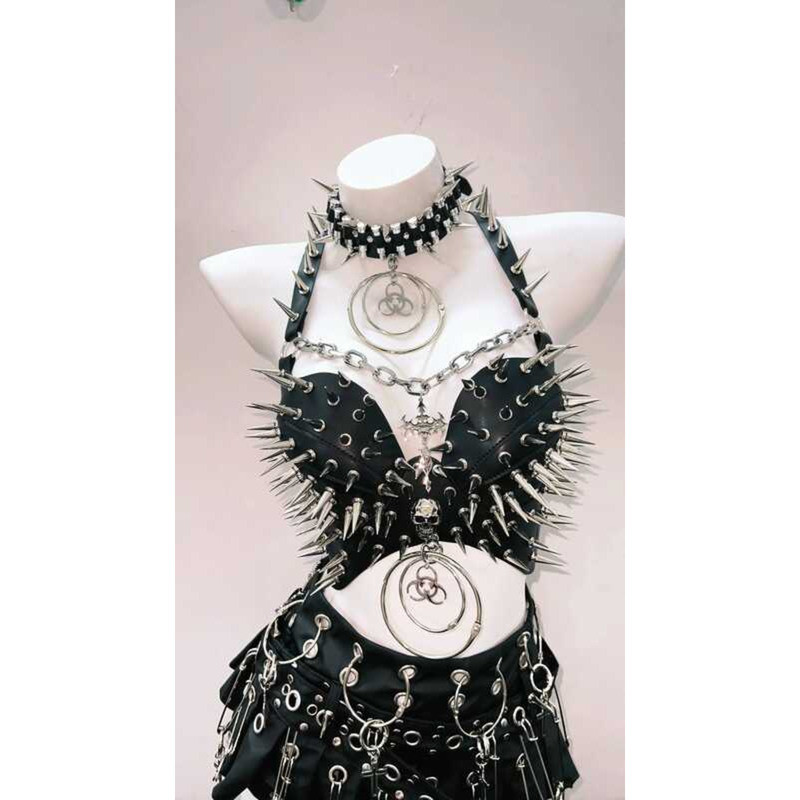 ▥ Rivet Gothic Punk Tank Tops Y2kเสื้อผ้าy2k Crop Gothicเสื้อผ้าskull Top Vintage Tops Y2kแฟชั่