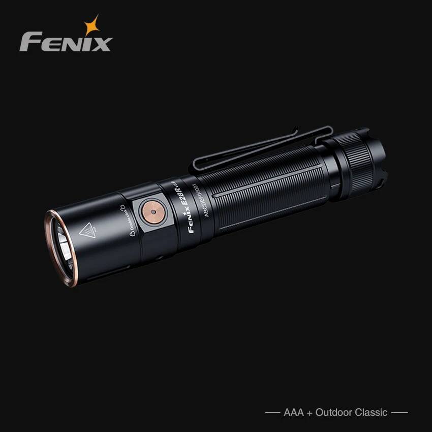 Fenix LD30R ไฟฉายชาร์จไฟได้ 1700 ลูเมน ส่องสว่างในยามค่ำคืน