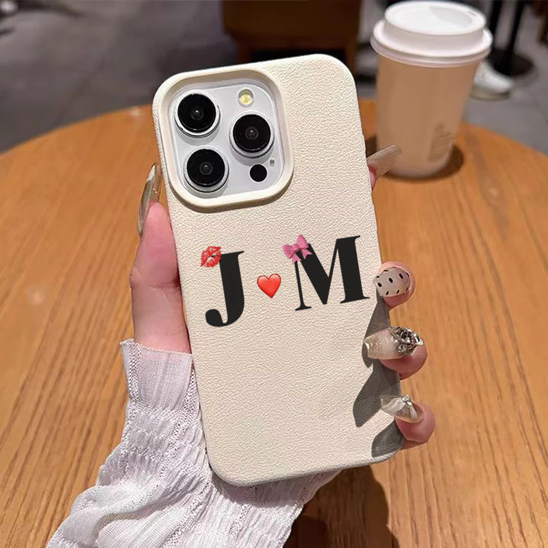 (สต็อกในไทย) (สต็อกในไทย) เคสโทรศัพท์หนังกันกระแทกป้องกันรอยขีดข่วนพร้อมตัวอักษรย่อ J M แบบกำหนดเอง| ของขวัญคู่รักแบบเฉ