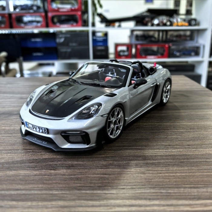 NOREV Norwell 1: 18 Porsche 718Spyder RS 2023 จําลองรถรุ่นตกแต่งรถรุ่นรถ