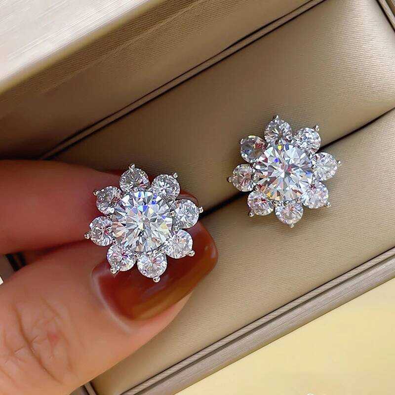 ▥ Moissanite สร้อยคอผู้หญิง 1 CT D สี Vvs1 ที่ยอดเยี่ยมรอบเพชร Suower จี้สร้อยคอเงิน เคร