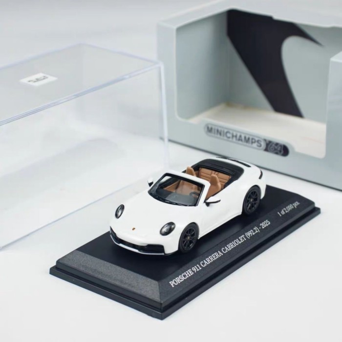 Mini Cut 1/64 Porsche 911 992.2 Carrera Convertible GTS Model