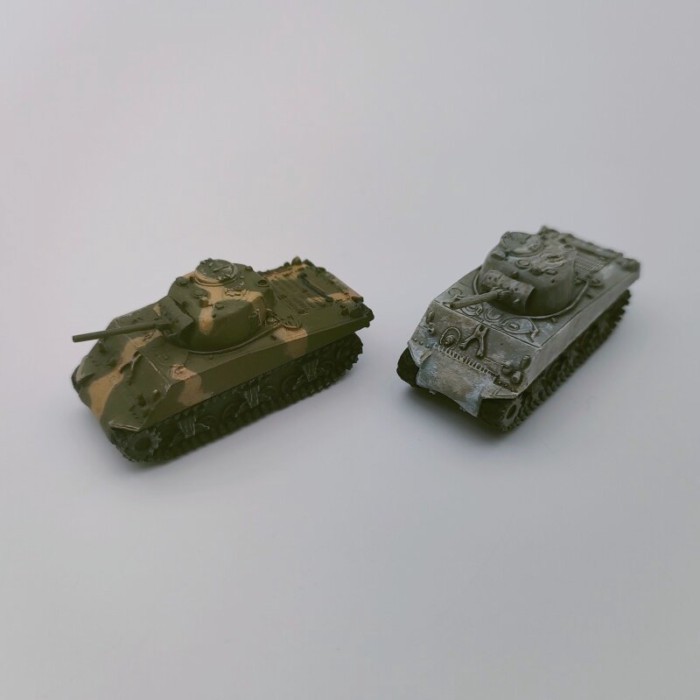 TAKARA Ocean Hall Tank Museum 8 Bombs 1/144 World War II US Army M4A3 Sherman Tank สําเร็จรูปรุ่น Li