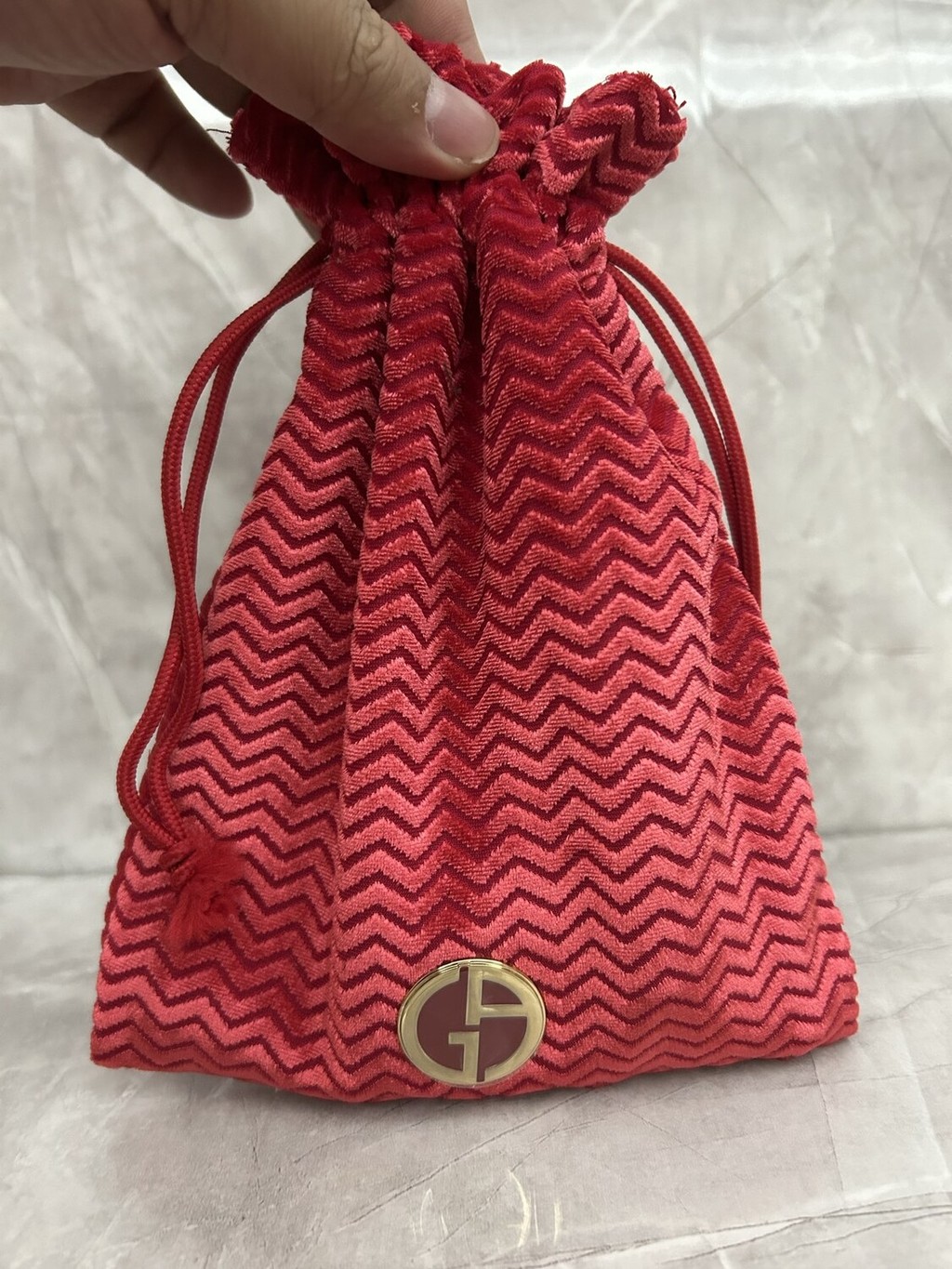 ส่วนลดในเวลาฟางพิเศษ/65 Armani Perfume Sample ชุดสี่ชิ้นพร้อมถุงหูรูดบรรจุ: Red Tube Lip Glaze 3.5ML