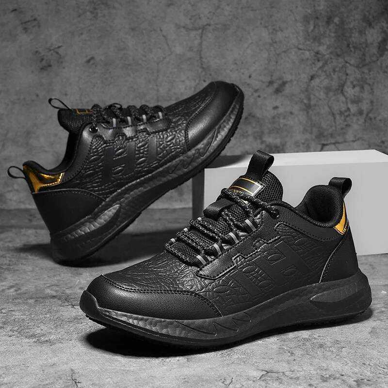 C Men's Chef Shoes Non Slip Waterproof Oil Ant Casual Four Season New Light Fashion Odor Ant Hotel