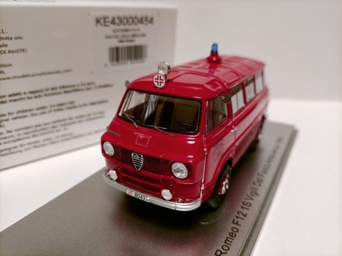 Kess 1 43 Alpha Romeo รถพยาบาล รุ่น Alfa F12 1S Vigili Fuoco1968