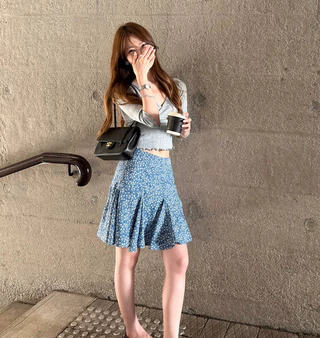 เสื้อยืดคอวีครึ่งแขนสกินนี่หยัก/กระโปรงทรงเอชีฟองลายดอกไม้เอวสูง 102877