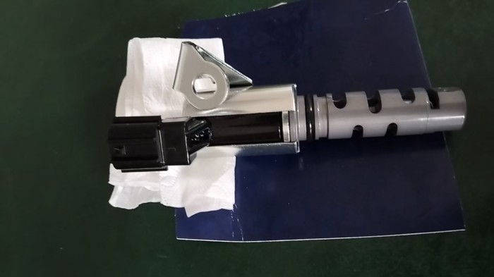 Oil Control Variable Valve for 1gr 1gr Timing Solenoid VVT Valve 15330-31010 15330-0P010