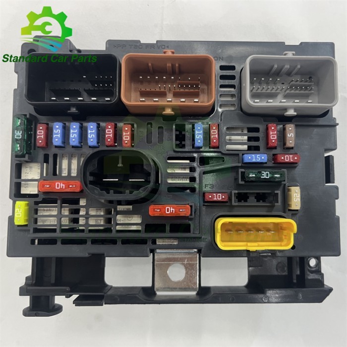 BSM-R03-00 BSI 9675878080 Engine Fuse Box  For Citroen Peugeot Fiat Scudo JUMPY 2.0