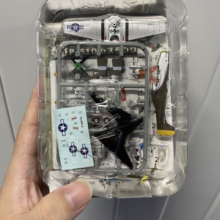 Ready Stock Near Machine Model F-toys 1/144 VS Series 1 Bomb American P51 Mustang Fighter 02H Model