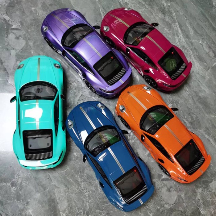 Mini Cut 1: 18 Porsche 911 992 Turbo S Coupe 2021 20th Anniversary Car Model