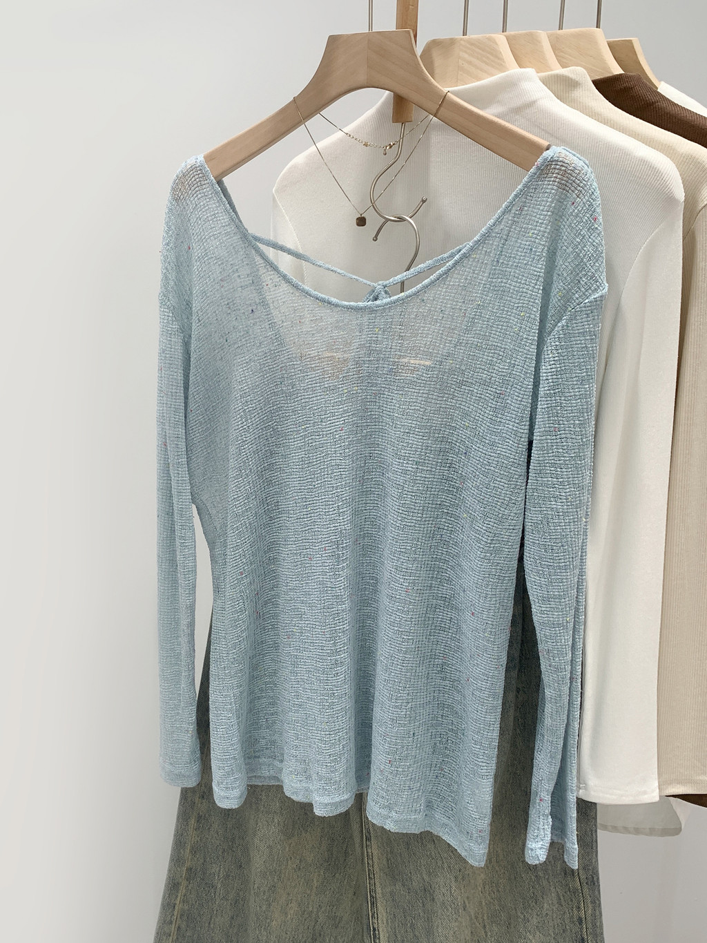 99359 U-Neck Laced-Up แขนยาวกลวงหลวมโปร่งใสเล็กน้อย