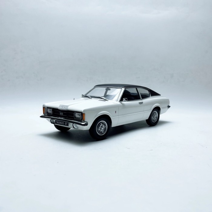 KK Scale 1/18 Ford Taurus Taunus GT COUPE โมเดลรถโลหะผสมสีขาว Out of Print Car Model