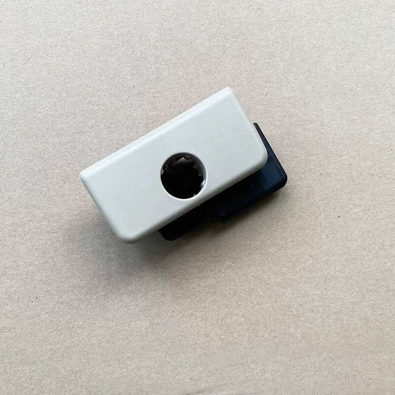 เหมาะสําหรับ Prado Dashboard Buckle Handle Lock 55506-3330 55506-3330-A0