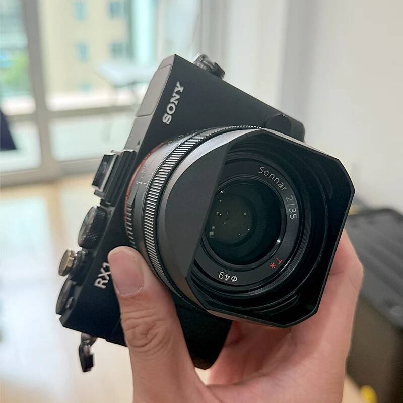 เลนส์ฮูด Bayonet Metal Square สําหรับ Sony RX1 (DSC-RX1) / RX1R (DSC-RX1R) / RX1R II (DSC-RX1RM2)