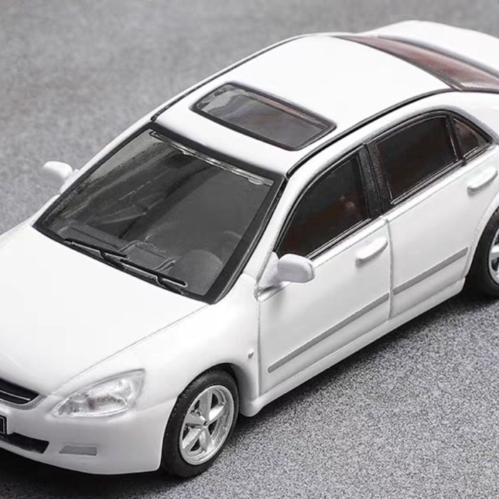DCT 1/64 Honda Honda 7th Generation Half Accord Accord Alloy รถจําลองสีขาว Out of Print Model
