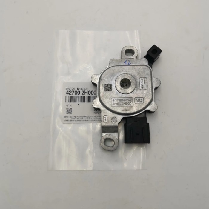 42700-2H000 427002H000 Neutral Safety Switch A/T For Kia K3 For Hyundai ELANTRA IX25