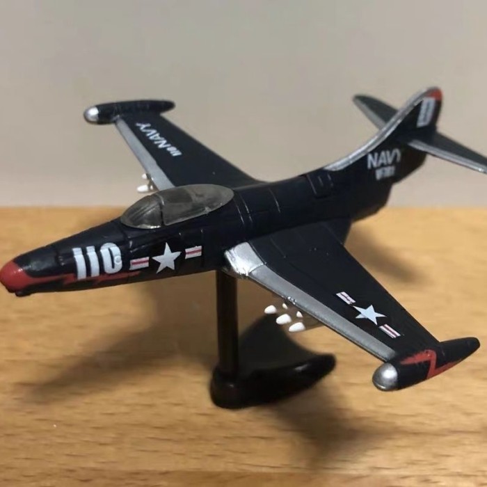 FURUTA Worlds Fighter Part 4 F9F Panther Fighter Capsule ของเล่นสําเร็จรูปรุ่น Out of Print Model