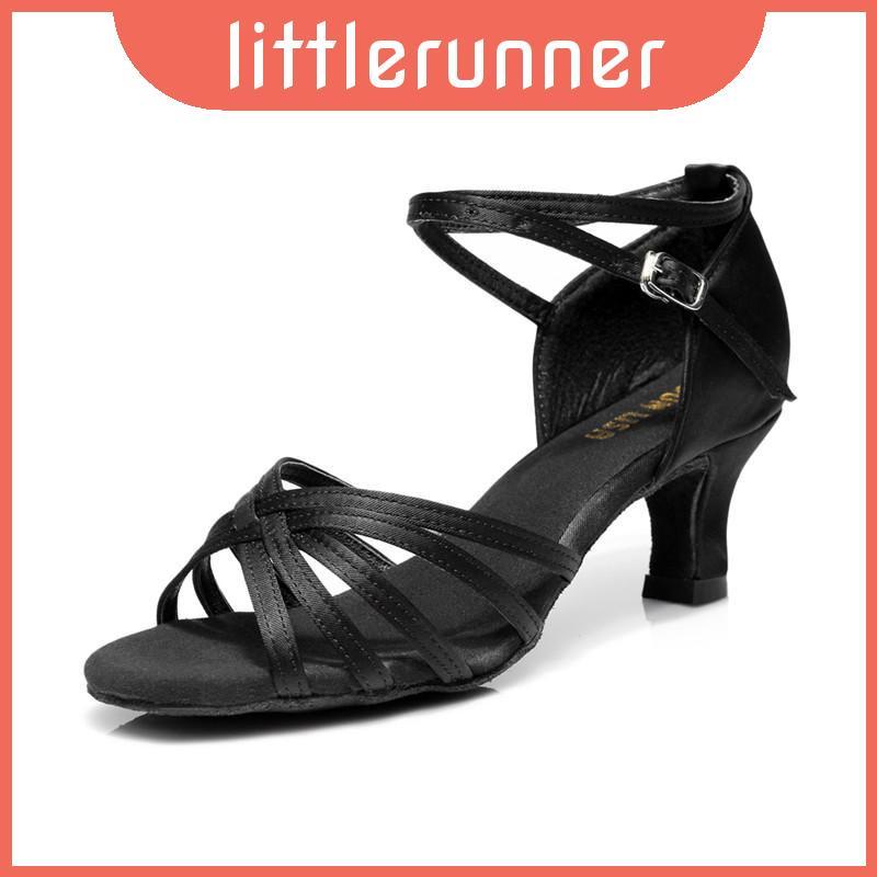 Ballroom รองเท้าเต้นรําแบบละติน Tango สําหรับผู้หญิงอเนกประสงค์พร้อมหัวเข็มขัดข้อเท้าส้น 5 ซม. และ