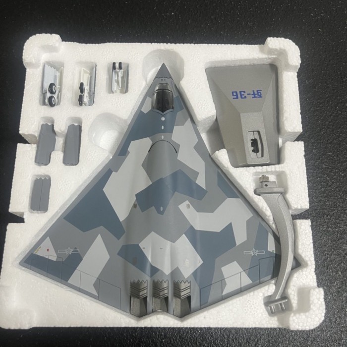 AF1 J-36 China Sixth Generation Machine Cut Crack Coating Alloy สําเร็จรูป Fighter Model 1/144