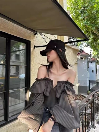 เชิ้ตแขนยาวสไตล์ย้อนยุคไหล่ข้างเดียวสำหรับผู้หญิง เหมาะสำหรับฤดูใบไม้ร่วงในสไตล์แฟชั่น