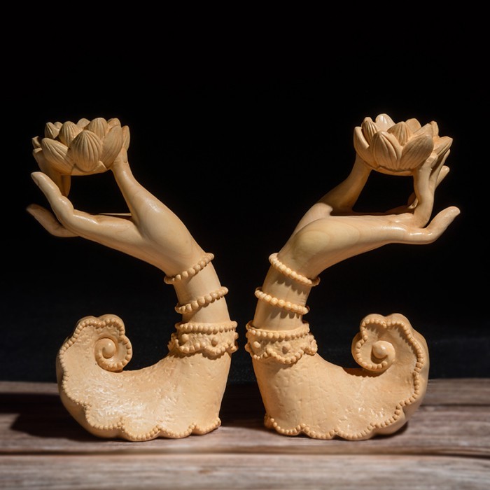 Boxwood 12cm Perfume Lotus Hand Sculpture Solid Wood Beauty Hand Statue Tea Ceremony Buddha Statue